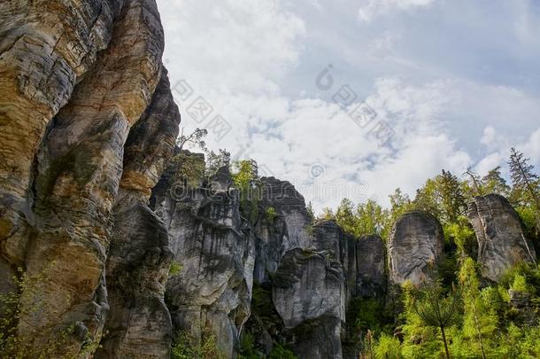 砂岩岩石-普拉乔夫斯克斯卡利普拉乔夫岩石