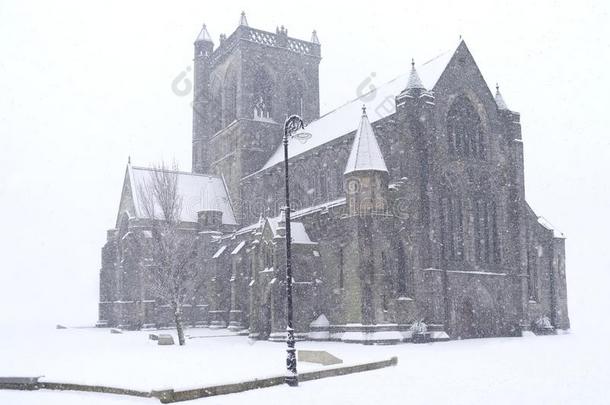 涡纹花呢制的修道院总教堂雪大量的白色的采用苏格兰的<strong>未经</strong>检验