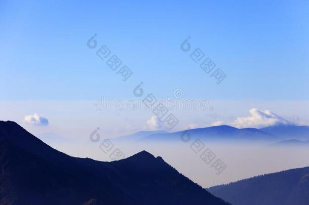 汽车品牌名称--捷克山全景的看法,位于波兰塔特拉山脉北坡的一个艺术中心,波兰