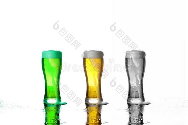 num.三眼镜关于啤酒:绿色的啤酒,啤酒贮藏啤酒,一bl一ck一nd白色的