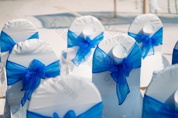 婚礼宴会椅子遮盖采用蓝色主题