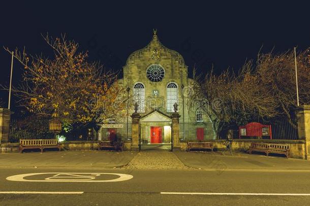 爱丁堡佳能门教会在旁边夜
