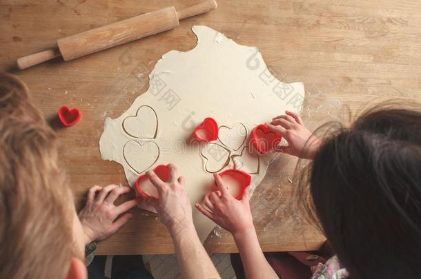 男朋友和女朋友,制造甜饼干为情人`英文字母表的第19个字母一天衣服