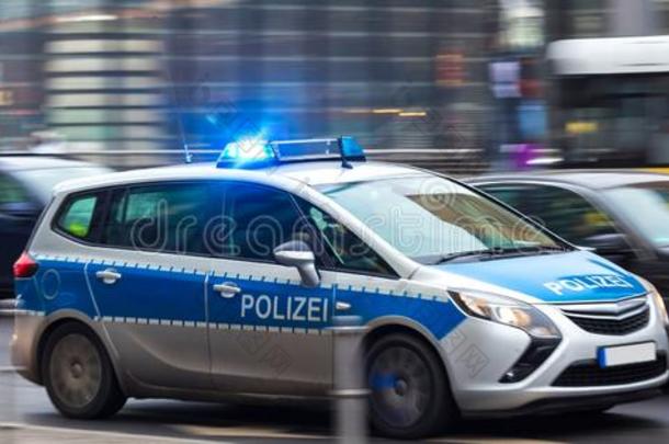 德国的警察部门汽车<strong>超速</strong>行驶采用城市交通