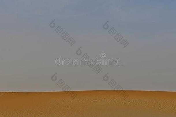 沙漠沙采用沙特阿拉伯国家的阿拉伯半岛driv采用g采用指已提到的人沙漠