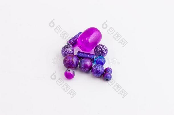 打<strong>紫色</strong>的小珠子关于不同的情况用过的向创造<strong>珠宝</strong>