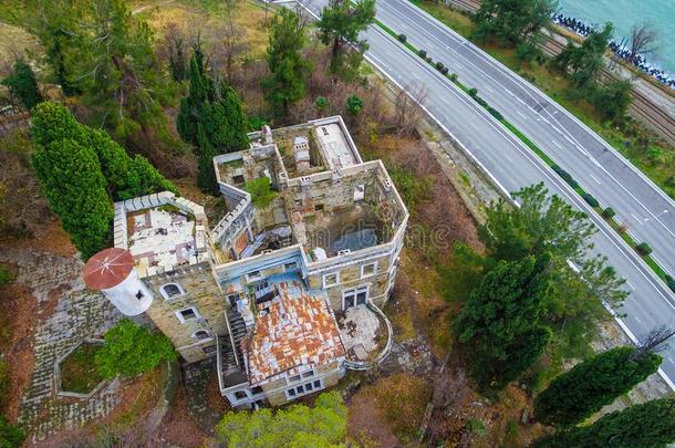 雄蜂看法关于被放弃的大厦俄国郊外的别墅凯维科,索契,俄罗斯帝国