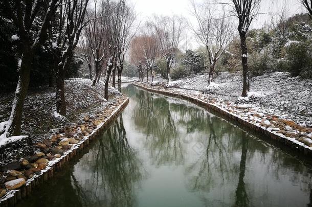 一老的城市存在大量的和雪