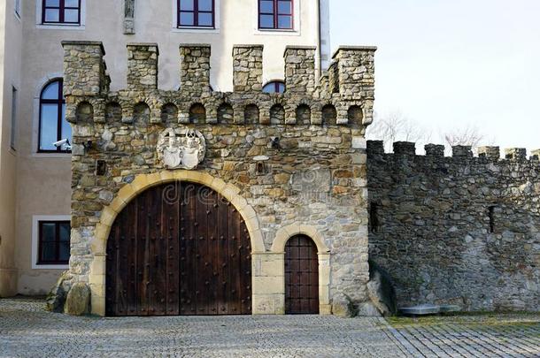 地牢采用中古的城堡采用很好的状态