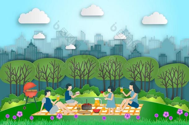 家庭制造野餐郊游向城市公园户外的.爸爸,妈妈,s向和DailyActiveUser日活跃用户数量