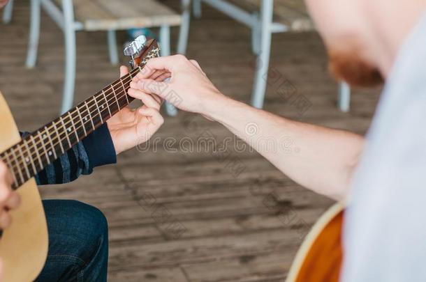 学问向比赛指已提到的人吉他.音乐教育.