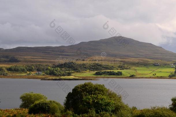 令人晕倒的高原地区和葱翠的绿色的陆地采用Scot陆地