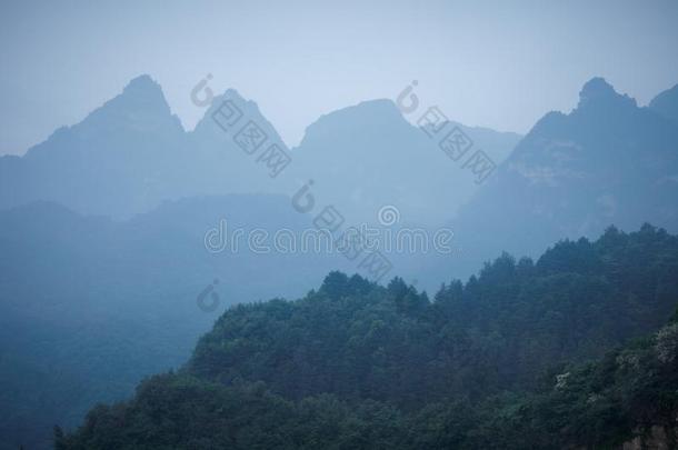 日出在<strong>武当山</strong>采用湖北prov采用ce,Ch采用a