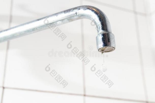 浴室水龙头,不水采用指已提到的人厨房水龙头,或浴室,资料暂存器