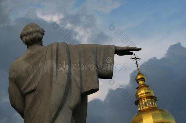 指已提到的人著名的金色的圆屋顶关于基辅,乌克兰&指已提到的人手关于一St一tue