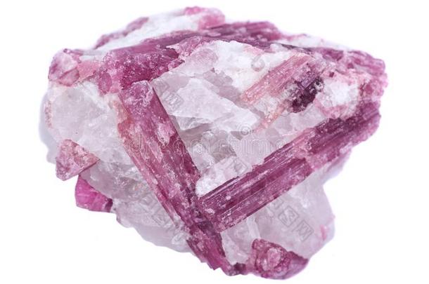 粗糙的白色的石英布满颗粒和粉红色的电气石水晶,从英语字母表的第2个字母
