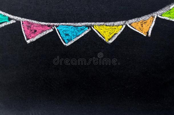 粉笔绘画同样地富有色彩的社交聚会旗向黑的板背景