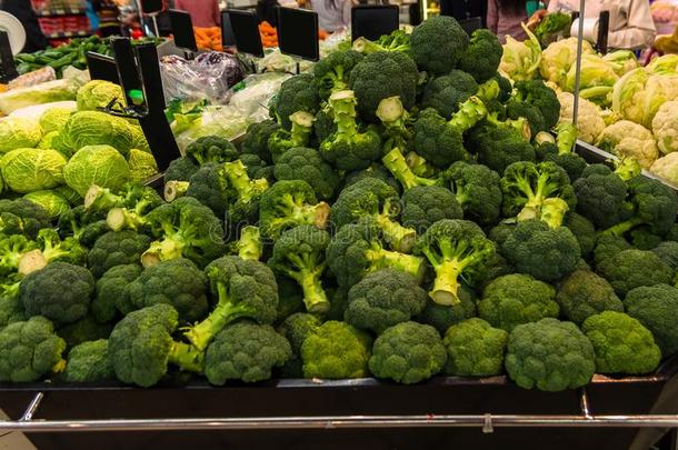 不同的类型关于蔬菜卖采用一超级的m一rket