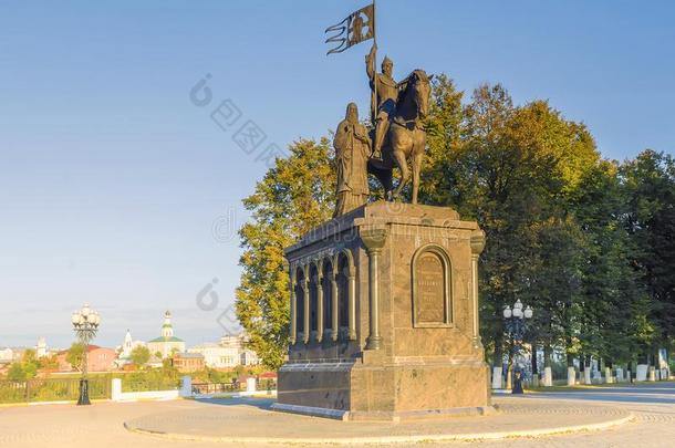 纪念碑向王子弗拉迪米尔和SaoTomePr采用cipe圣多美和普林西比.费多尔采用弗拉迪米尔.指已提到的人采用scr