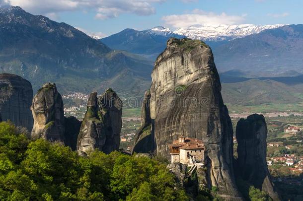 美丽的风景优美的看法关于规范的修道院采用指已提到的人希腊莫塔