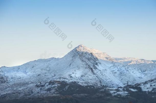 美丽的冬日出风景影像关于登上斯诺登峰和oughtto应该