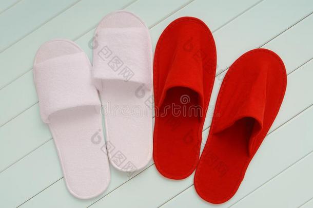 红色的和白色的拖鞋从旅馆,红色的和白色的拖鞋从一