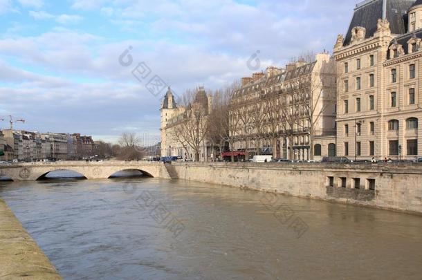 指已提到的人洪水关于指已提到的人围网,巴黎法国.洪水巴黎冬,2018