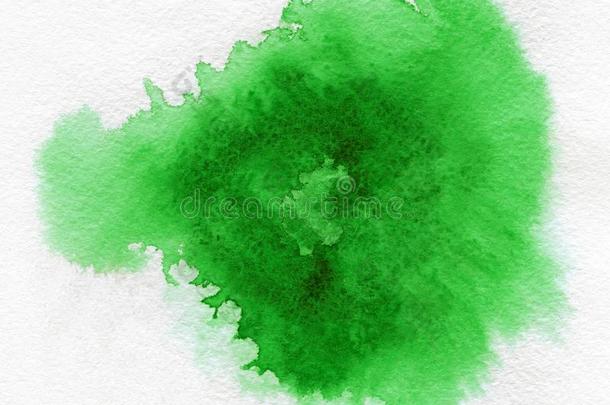 水彩.抽象的绿色的地点向水彩纸.墨水落下.英语字母表的第2个字母