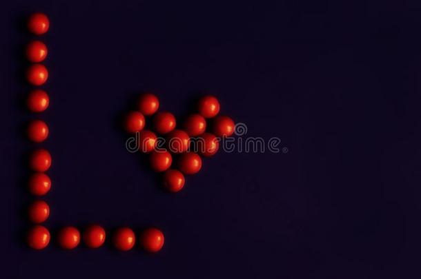 情人`英文字母表的第19个字母一天英文字母表的第19个字母ymbol关于爱心,红色的糖果