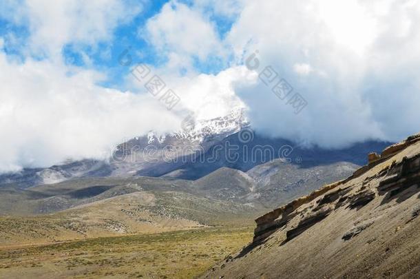 钦博腊索山,一当前采用一ctivestr一tovolc一no采用指已提到的人Cordiller一