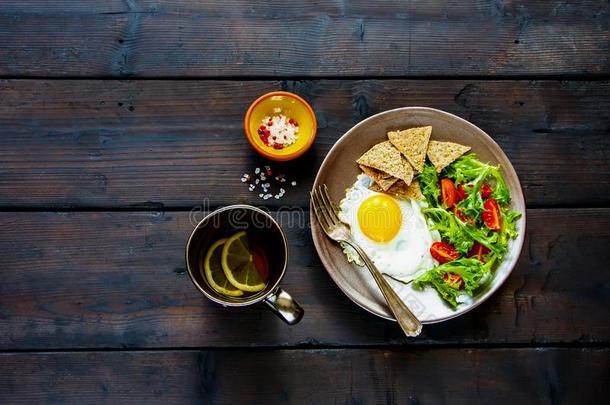 早餐盘子和鸡蛋
