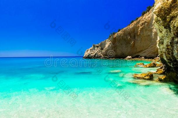 绿松石海关于令人惊异的波尔图卡西基海滩.莱夫卡扎岛,Greece希腊