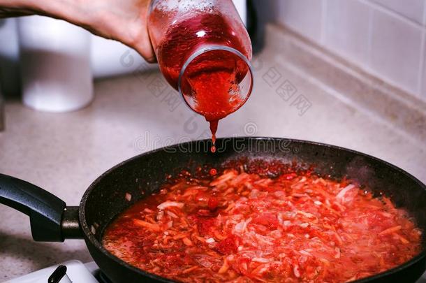 加番茄面团向蔬菜为罗宋汤