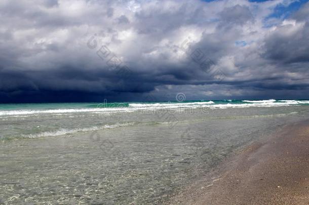 在大西洋里的海岸在之前海暴风雨