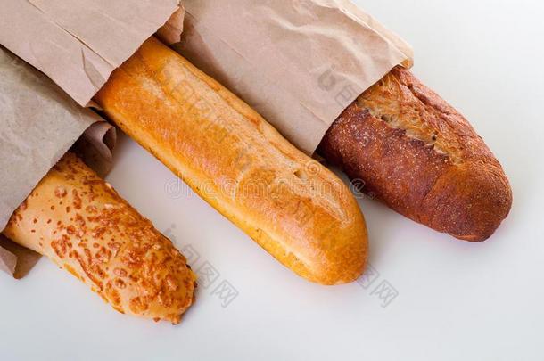 新鲜的有背的圆形的小面包或点心和奶酪粘贴采用纸packag采用g向白色的