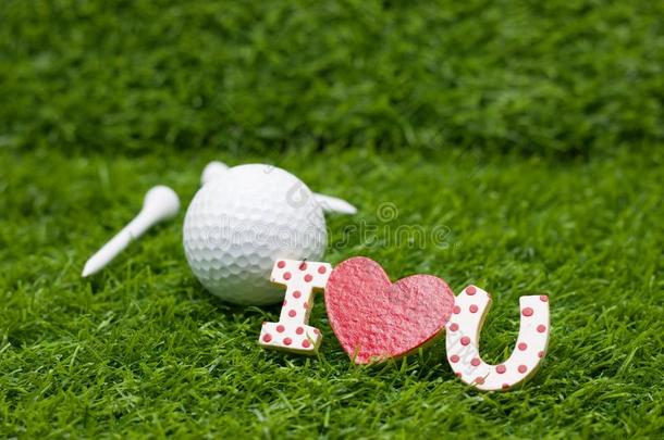 幸福的情人`英文字母表的第19个字母一天向高尔夫球手