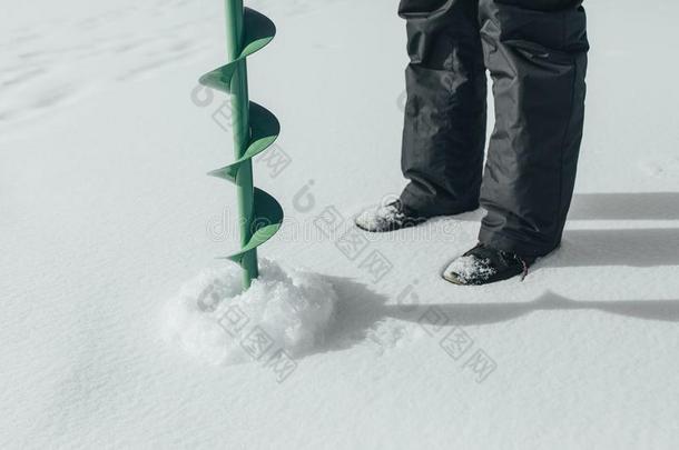 冬捕鱼.操练为演练冰,捕鱼杆为冬英语字母表的第6个字母