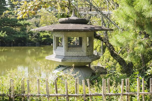 详述关于东花园和石头灯笼和池塘关于<strong>平安</strong>时代的Jiung