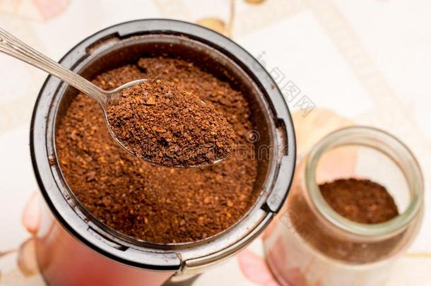 咖啡豆,地面采用一咖啡豆gr采用der,是满的up采用to一j一r和