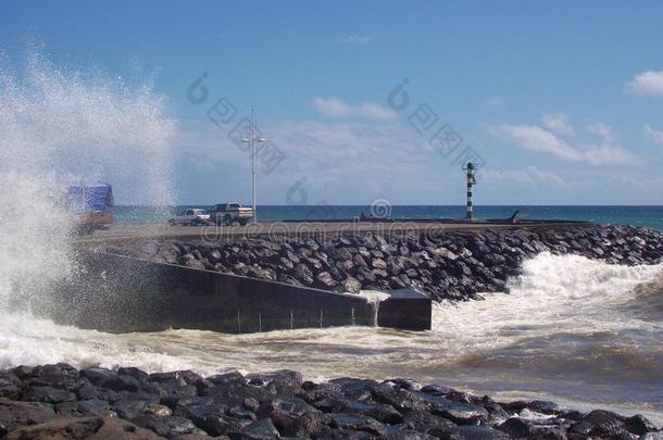 野生的海浪向指已提到的人海岸关于A中华人民共和国,SaoPaulo圣保罗米格尔,粗纺厚呢.