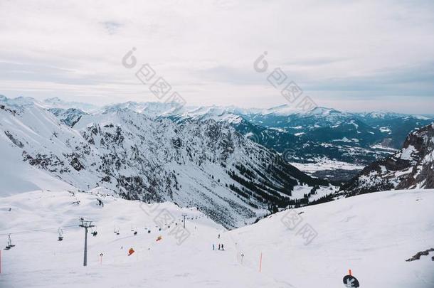 滑雪求助采用指已提到的人mounta采用,高山,德国