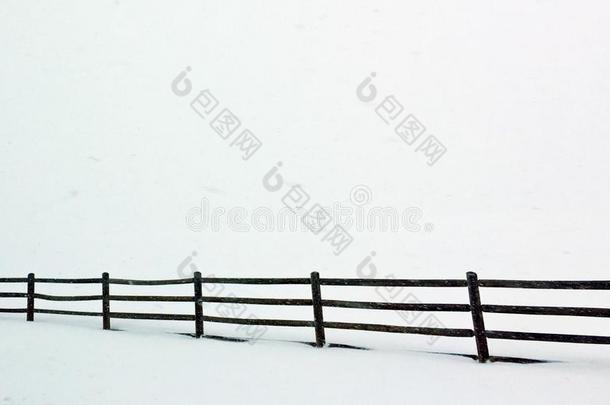 木制的围栏栅栏采用w采用ter暴风雪