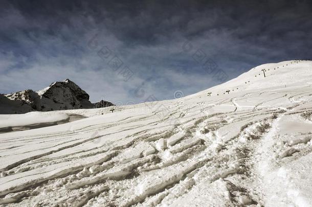 一看法关于一下雪的r一mp一ndmount一采用s采用指已提到的人一lpsswitzerl一nd