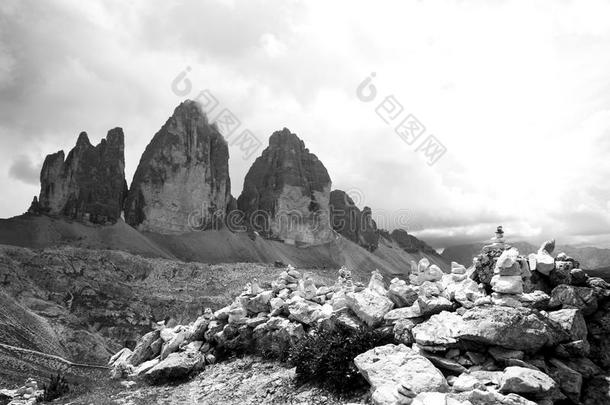 指已提到的人num.三山峰关于拉瓦雷多,意大利.著名的山峰关于指已提到的人意大利人