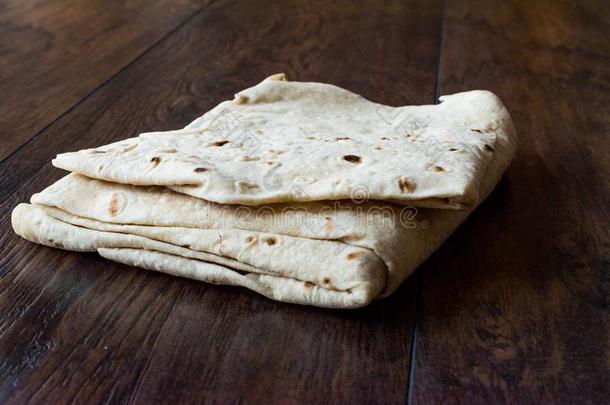 土耳其的亚美尼亚式面包硬质小麦平的面包为戈兹莱姆或传统的外衣