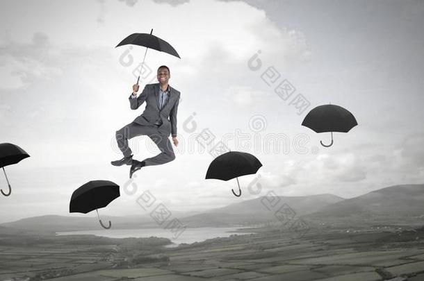 男人佃户租种的土地<strong>雨伞</strong>用于跳跃的穿过<strong>雨伞</strong>s越过自然园艺