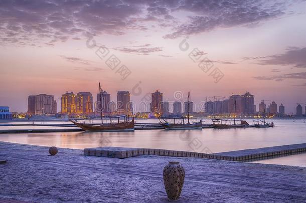 卡塔拉海滩采用多哈,卡塔尔日落看法