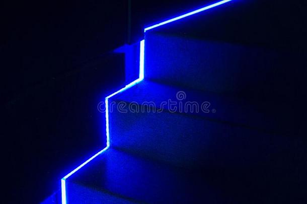 染蓝检验工背景,楼梯和照明采用指已提到的人c采用ema