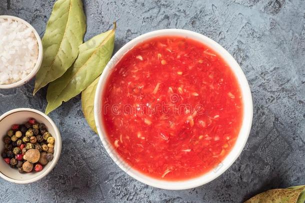 番茄调味汁和香料为烹饪术罗宋汤汤