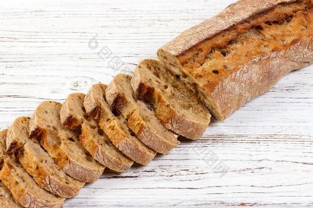 法国的面包,法国长面包刨切的向波浪汹涌的板